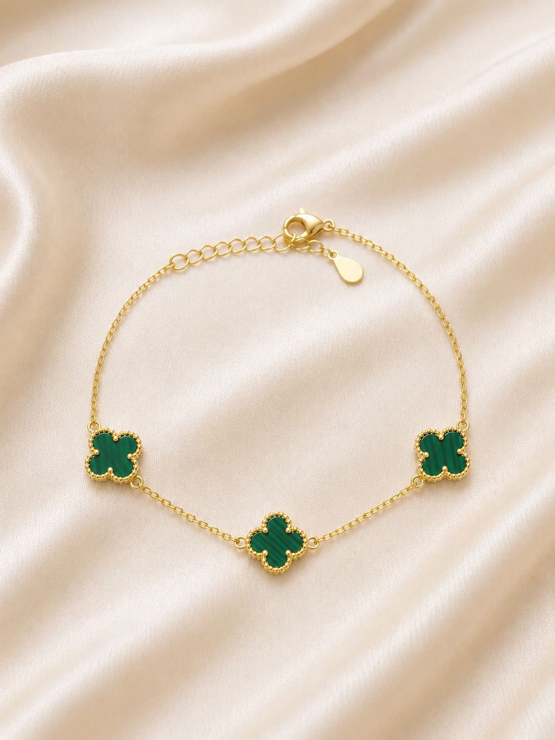 Srebrna narukvica -clover
